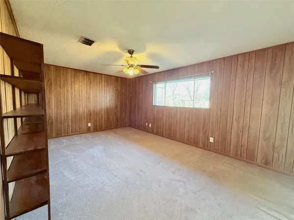 $195,000 | 1415 Avenue C, Danbury, TX 77534