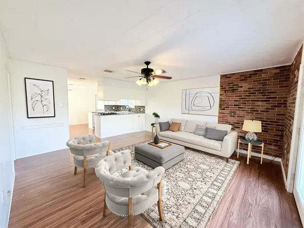 $195,000 | 1415 Avenue C, Danbury, TX 77534