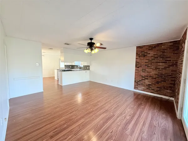 $195,000 | 1415 Avenue C, Danbury, TX 77534