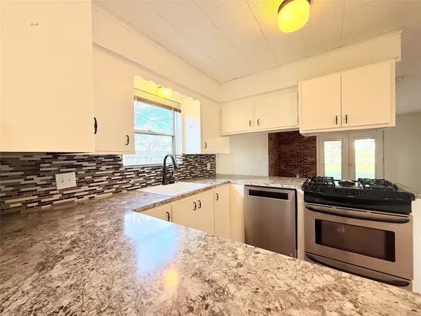 $195,000 | 1415 Avenue C, Danbury, TX 77534