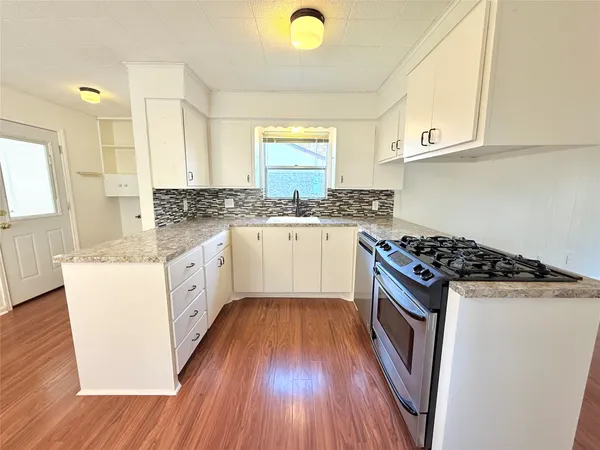 $195,000 | 1415 Avenue C, Danbury, TX 77534