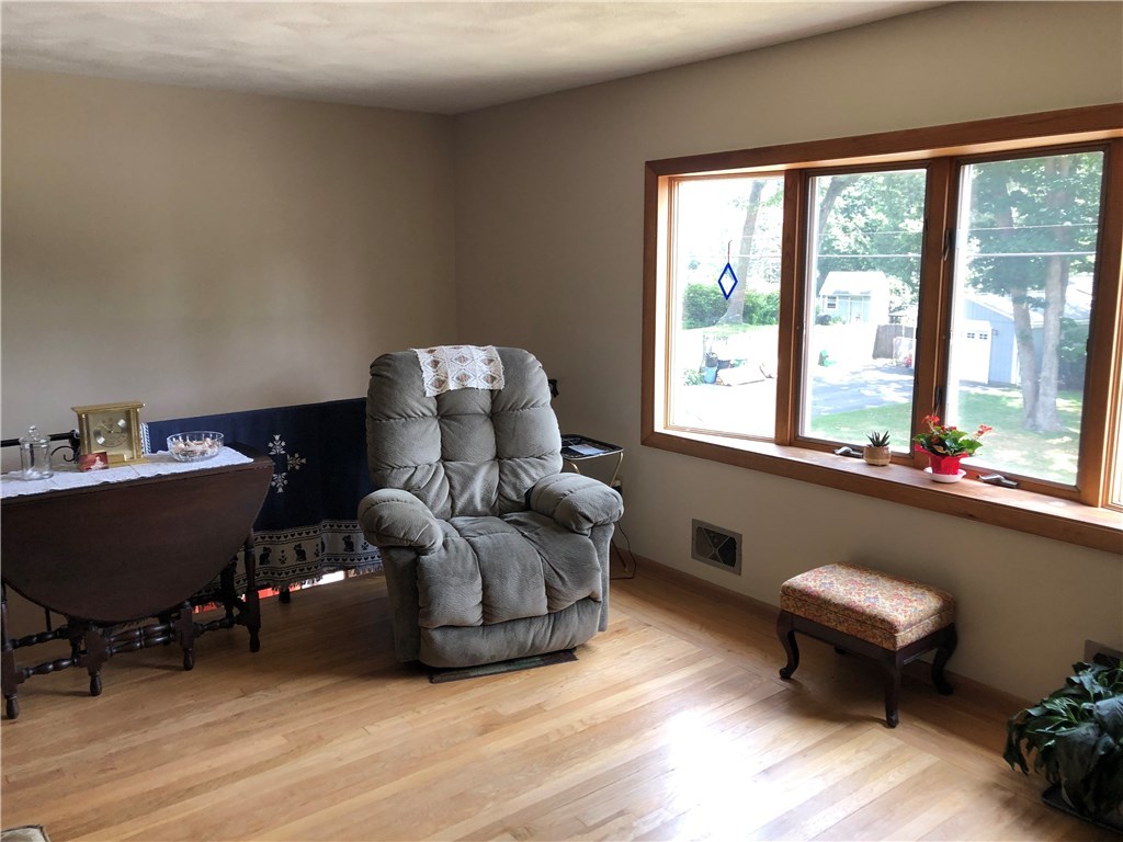 2 Gilbert Street Warwick, RI 02886 - Photo 12 of 27 Gallery Image 12