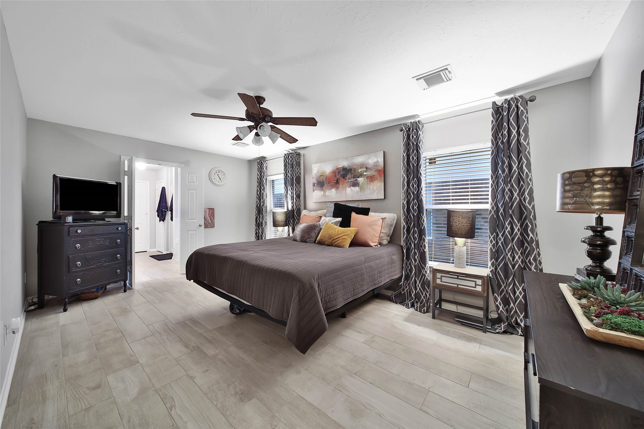 21727 Texian Court Spring, TX 77388 - Photo 19 of 38 Primary Bed