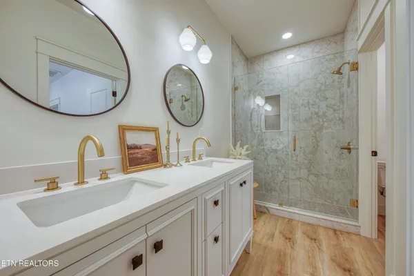 $425,000 | 160 Huckleberry Hollow, Kingston, TN 37763