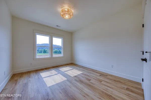 $425,000 | 160 Huckleberry Hollow, Kingston, TN 37763