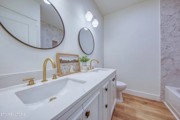 $425,000 | 160 Huckleberry Hollow, Kingston, TN 37763