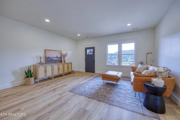 $425,000 | 160 Huckleberry Hollow, Kingston, TN 37763