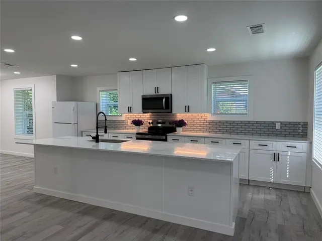 $2,800 | 310 Sunset Court, Arlington, TX 76013