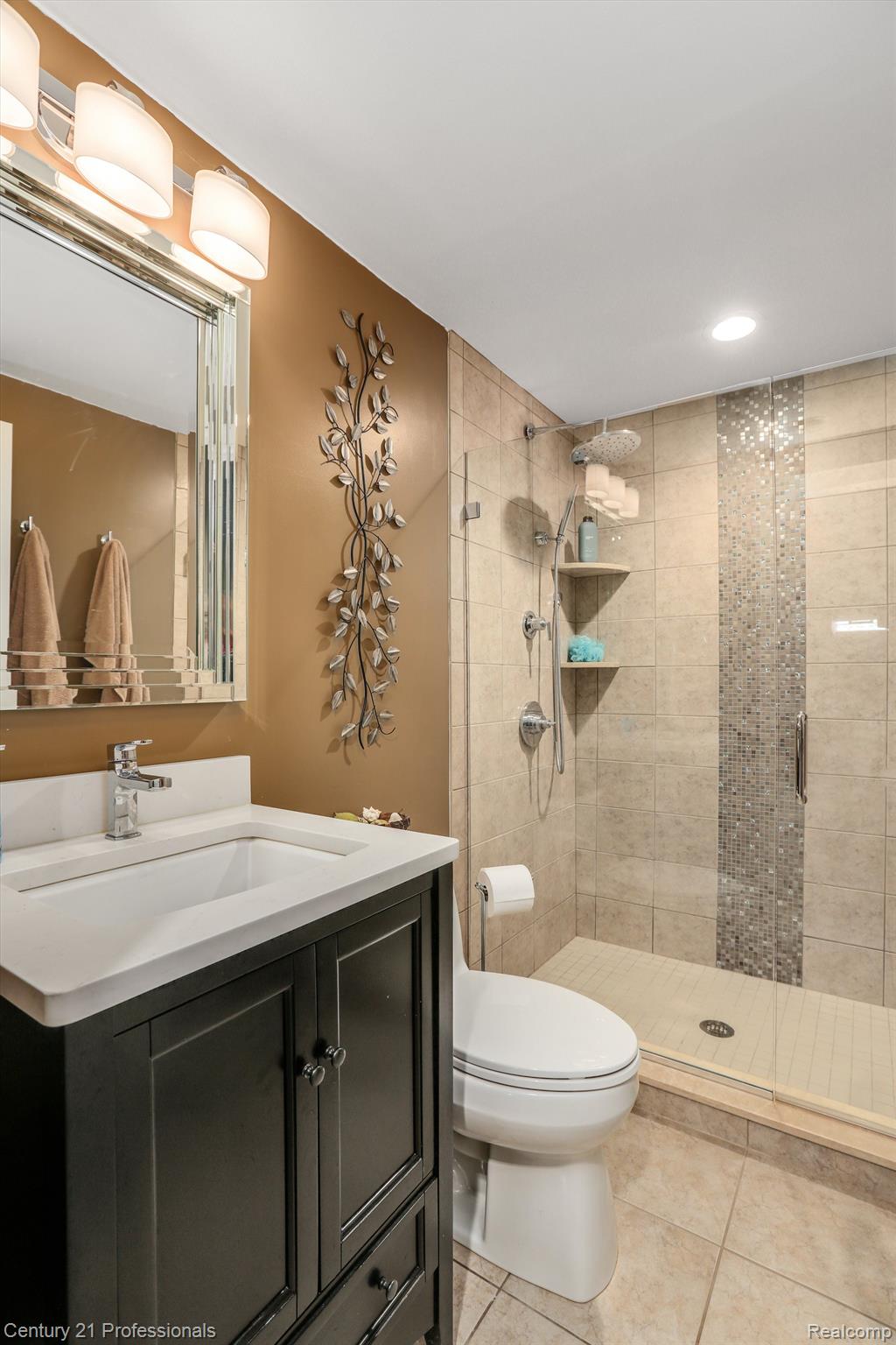 2104 Mapleridge Road Rochester, MI 48309 - Photo 39 of 65 Newly remodeled with extra large tiled shower.