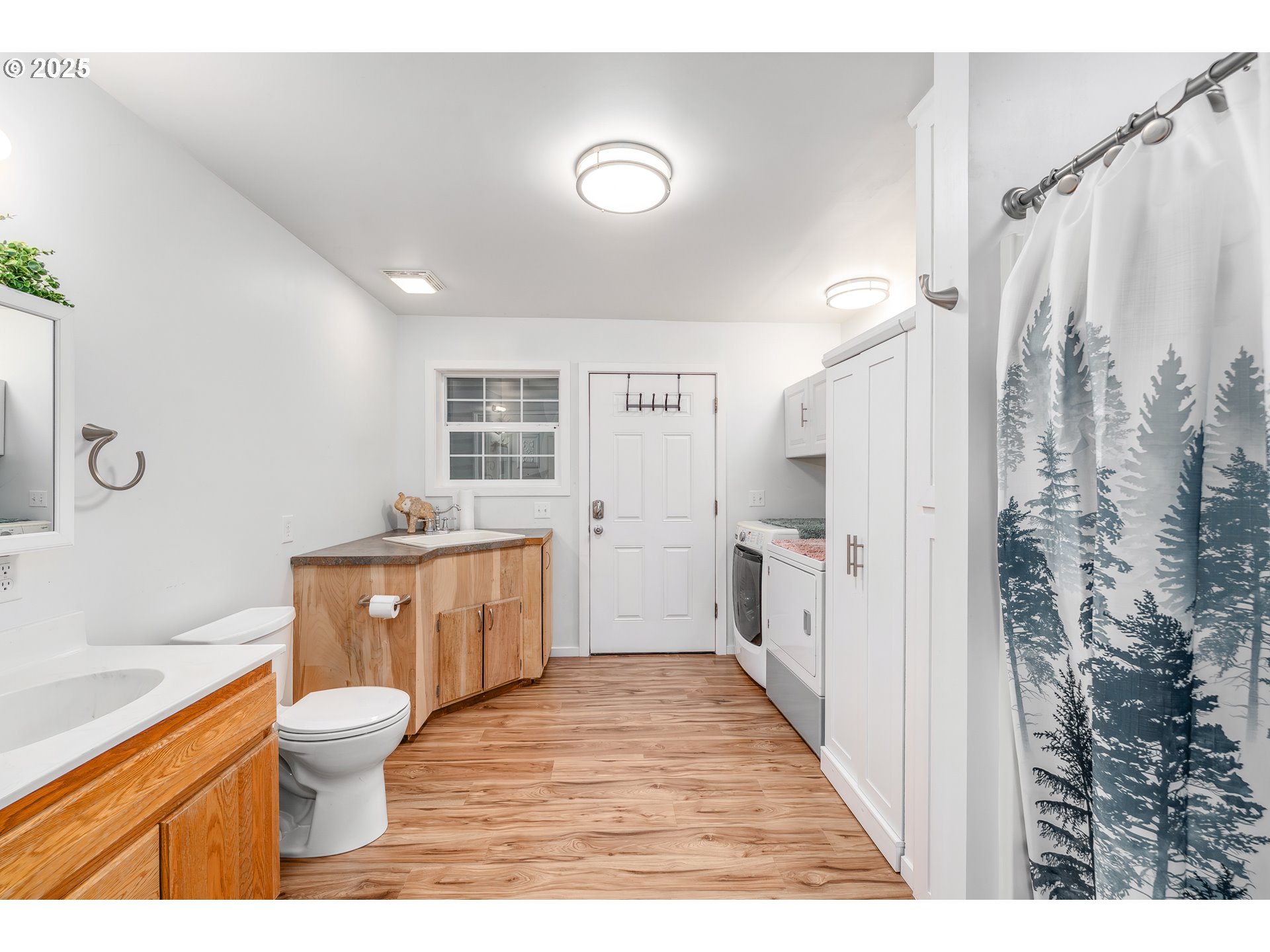 250 Valley View Road Sutherlin, OR 97479 - Photo 18 of 46 Laundry