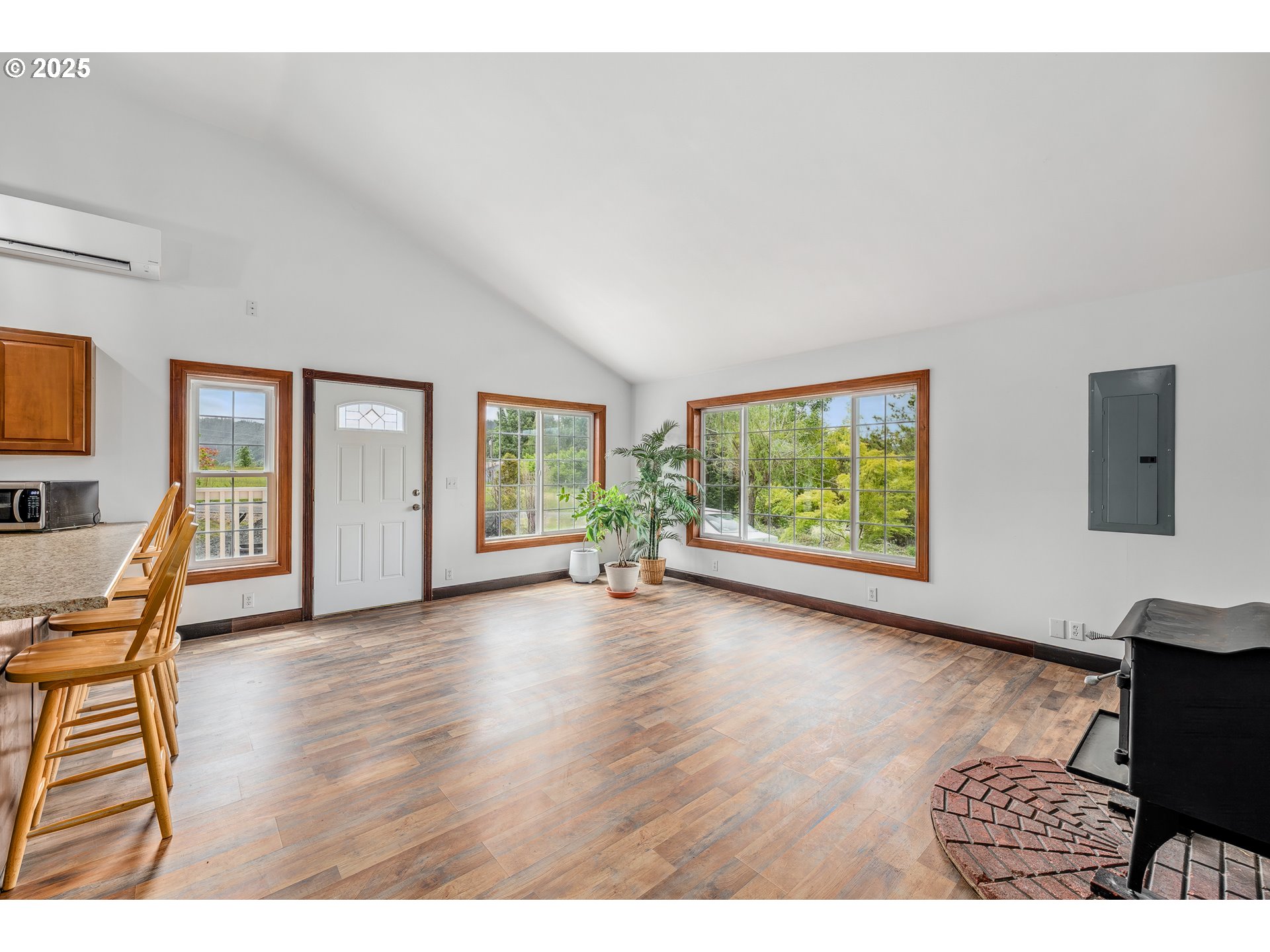 250 Valley View Road Sutherlin, OR 97479 - Photo 5 of 46 Kitchen
