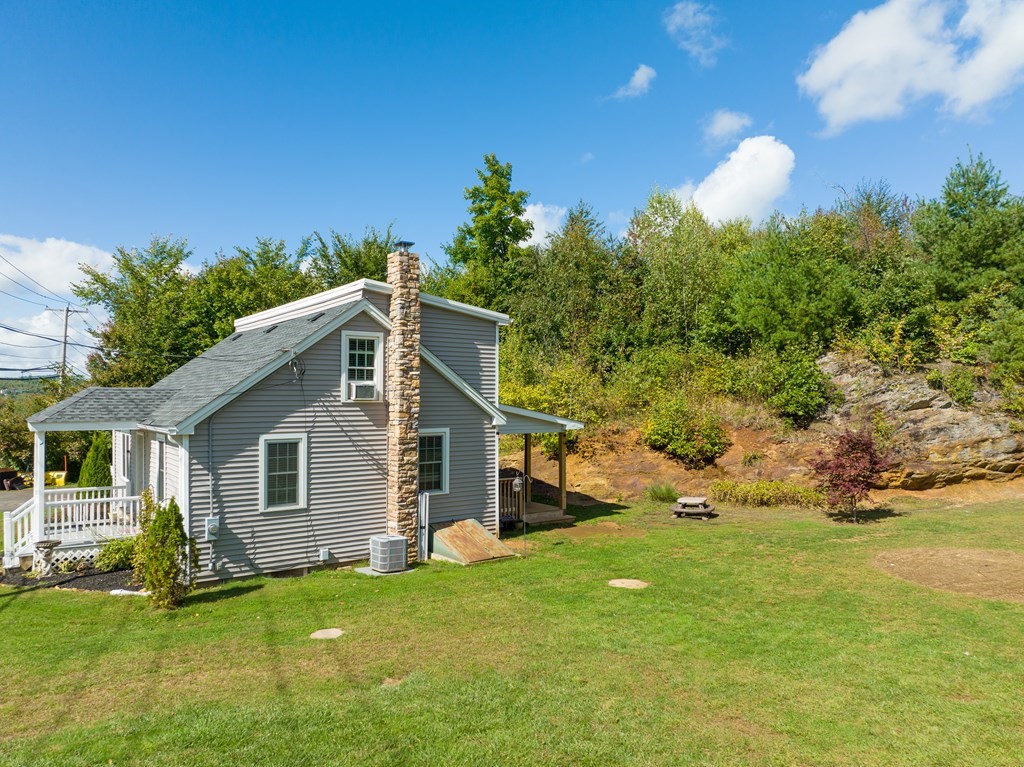 185 Old Sturbridge Road Brimfield, MA 01010 - Photo 4 of 40 Gallery Image 4