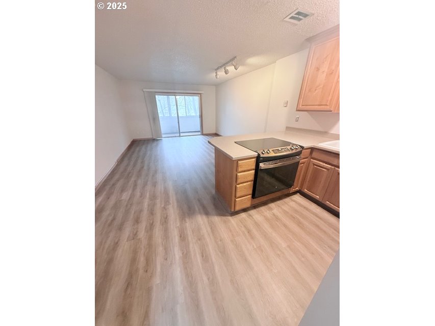 5230 Southwest 42nd Avenue Portland, OR 97221 - Photo 5 of 25