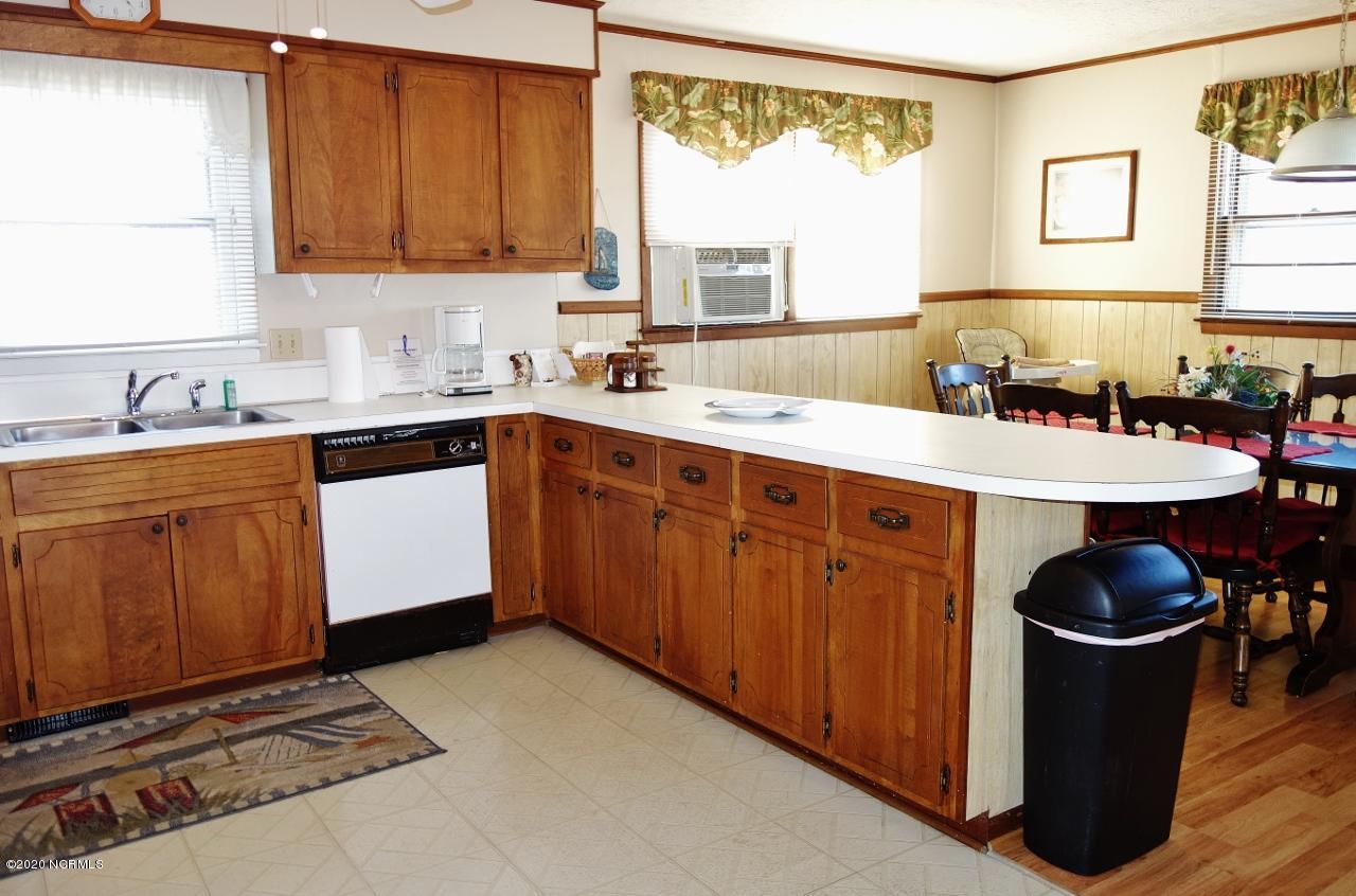 1409 Inlet Street Sunset Beach, NC 28468 - Photo 16 of 43 Kitchen
