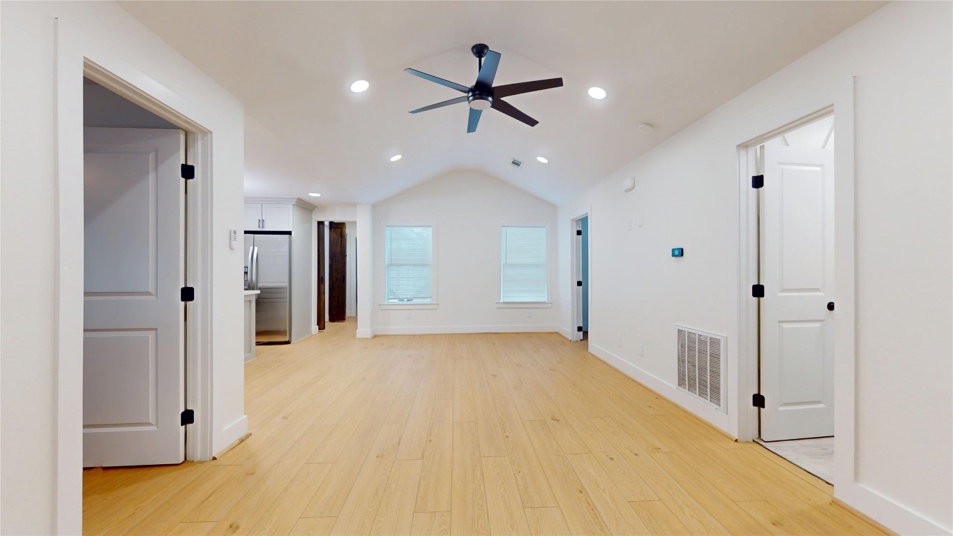 9114 Hueni Road Houston, TX 77365 - Photo 12 of 42