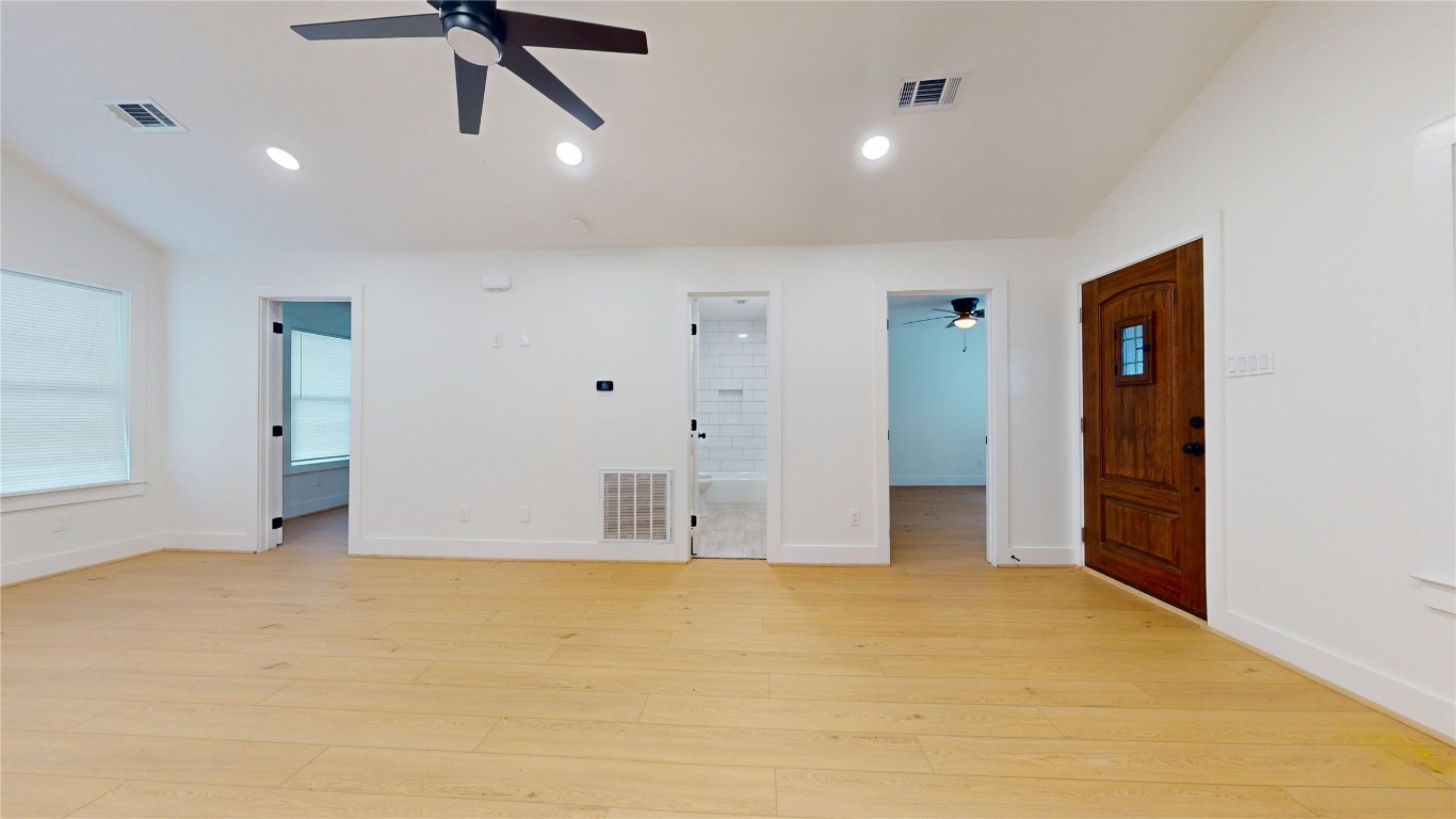 9114 Hueni Road Houston, TX 77365 - Photo 13 of 42