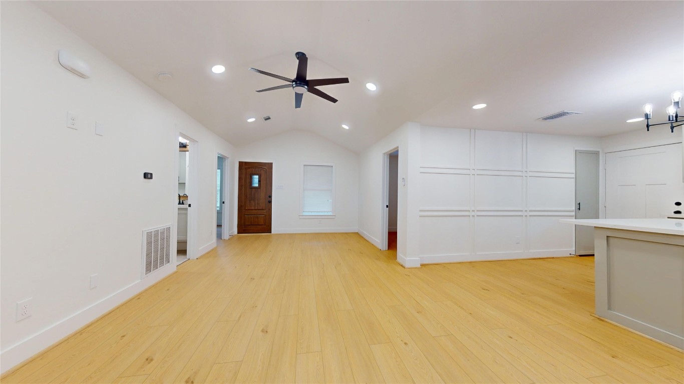 9114 Hueni Road Houston, TX 77365 - Photo 15 of 42