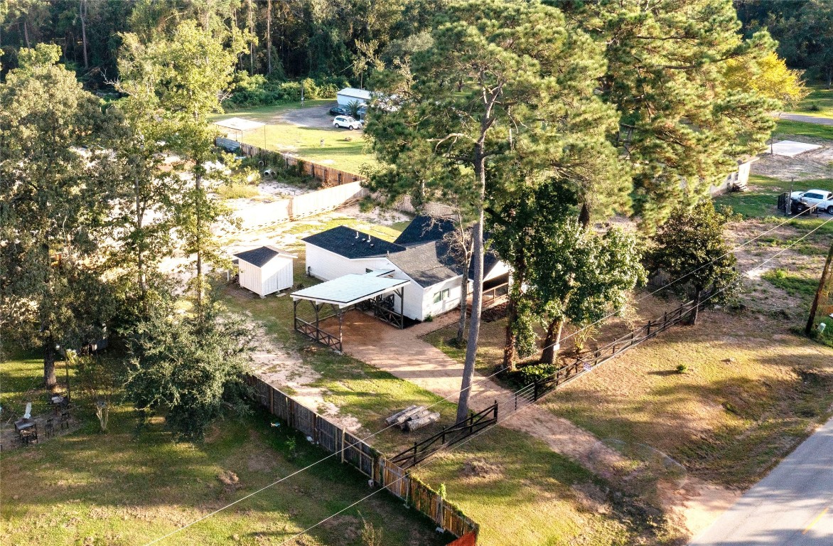 9114 Hueni Road Houston, TX 77365 - Photo 2 of 42