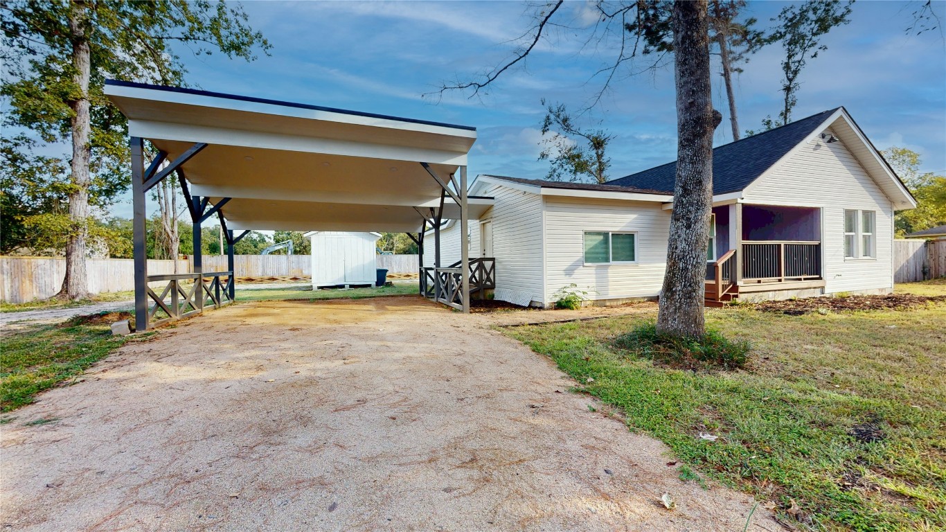 9114 Hueni Road Houston, TX 77365 - Photo 5 of 42