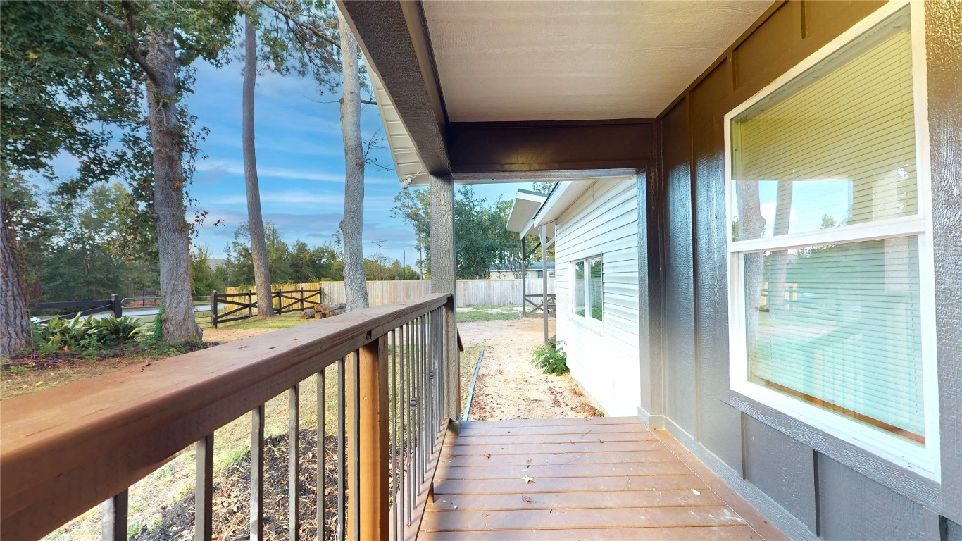 9114 Hueni Road Houston, TX 77365 - Photo 8 of 42