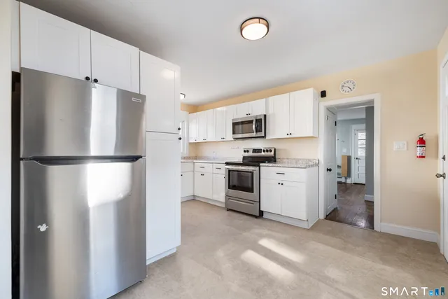 $285,000 | 581 High Street, Middletown, CT 06457