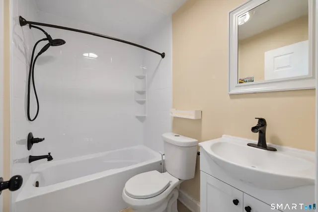 $285,000 | 581 High Street, Middletown, CT 06457