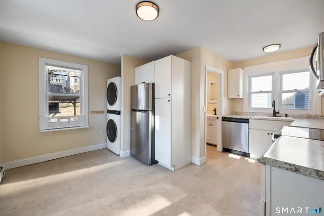 $285,000 | 581 High Street, Middletown, CT 06457