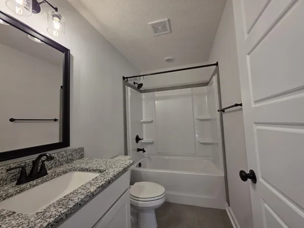 $2,750 | 329 Wesson Drive, Clarksville, TN 37043