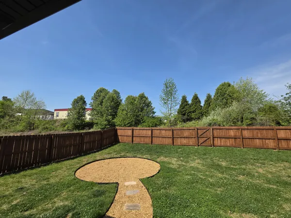 $2,750 | 329 Wesson Drive, Clarksville, TN 37043