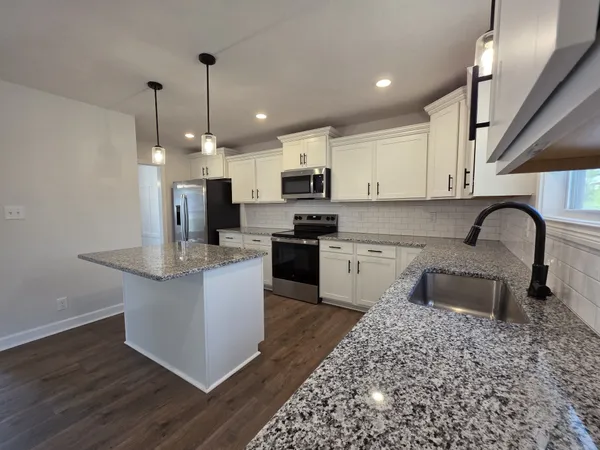 $2,750 | 329 Wesson Drive, Clarksville, TN 37043