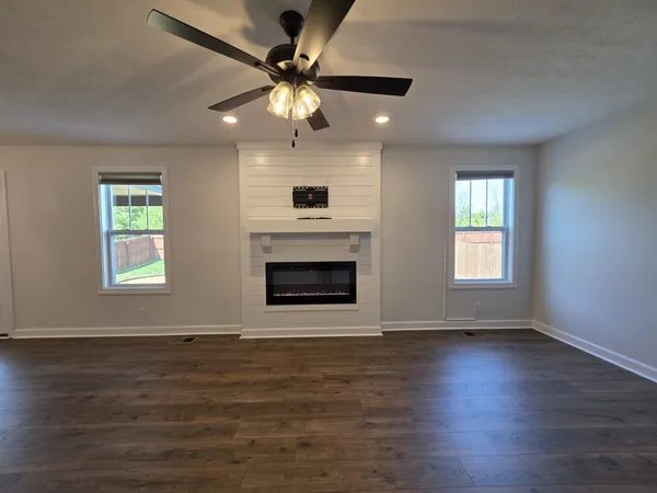 $2,750 | 329 Wesson Drive, Clarksville, TN 37043