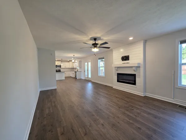 $2,750 | 329 Wesson Drive, Clarksville, TN 37043