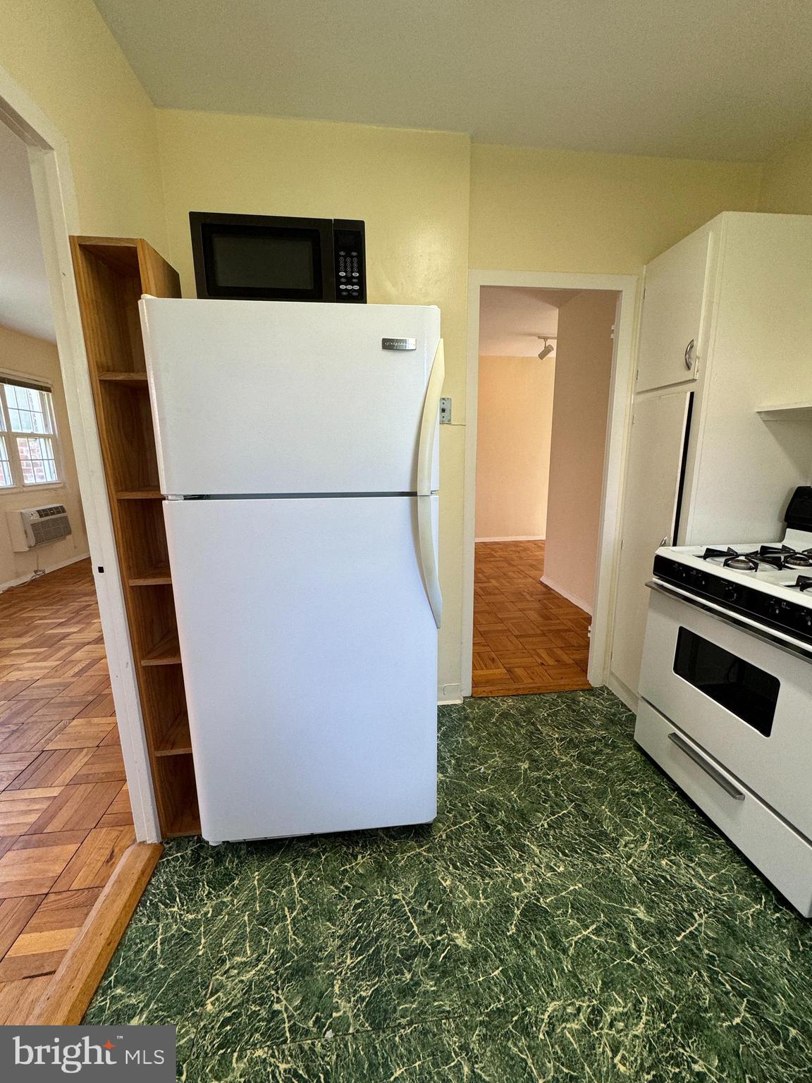 3209 Gunston Road Alexandria, VA 22302 - Photo 3 of 28 Gallery Image 3