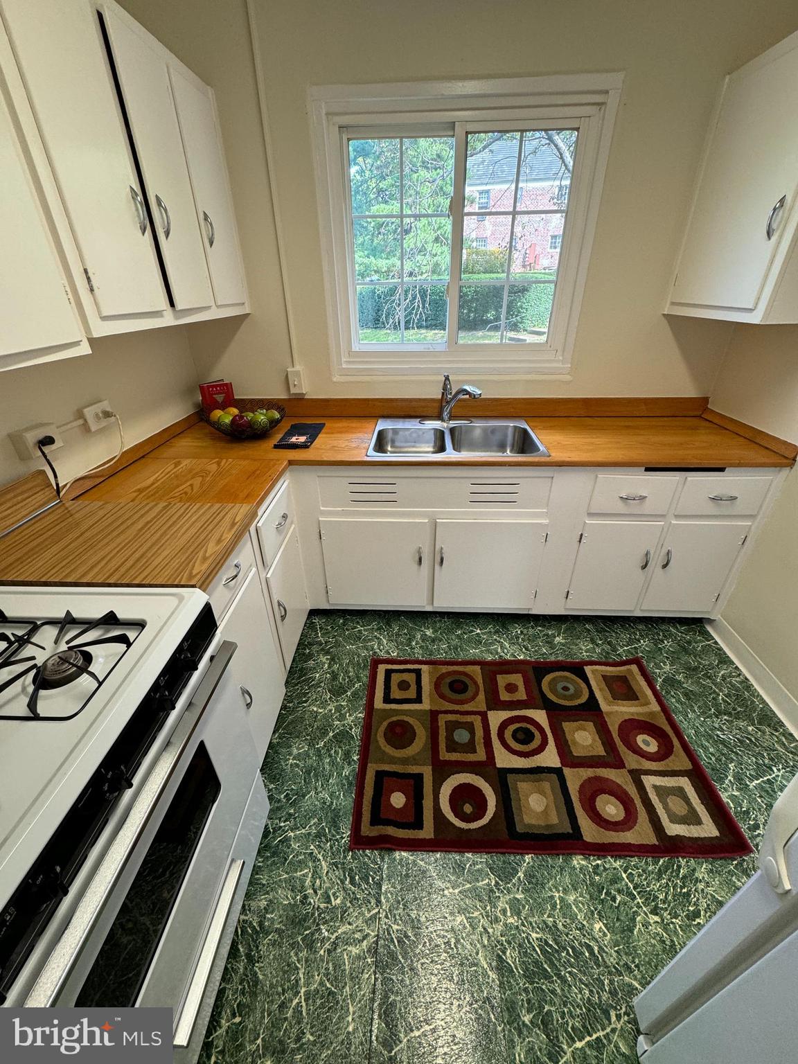 3209 Gunston Road Alexandria, VA 22302 - Photo 4 of 28 Gallery Image 4