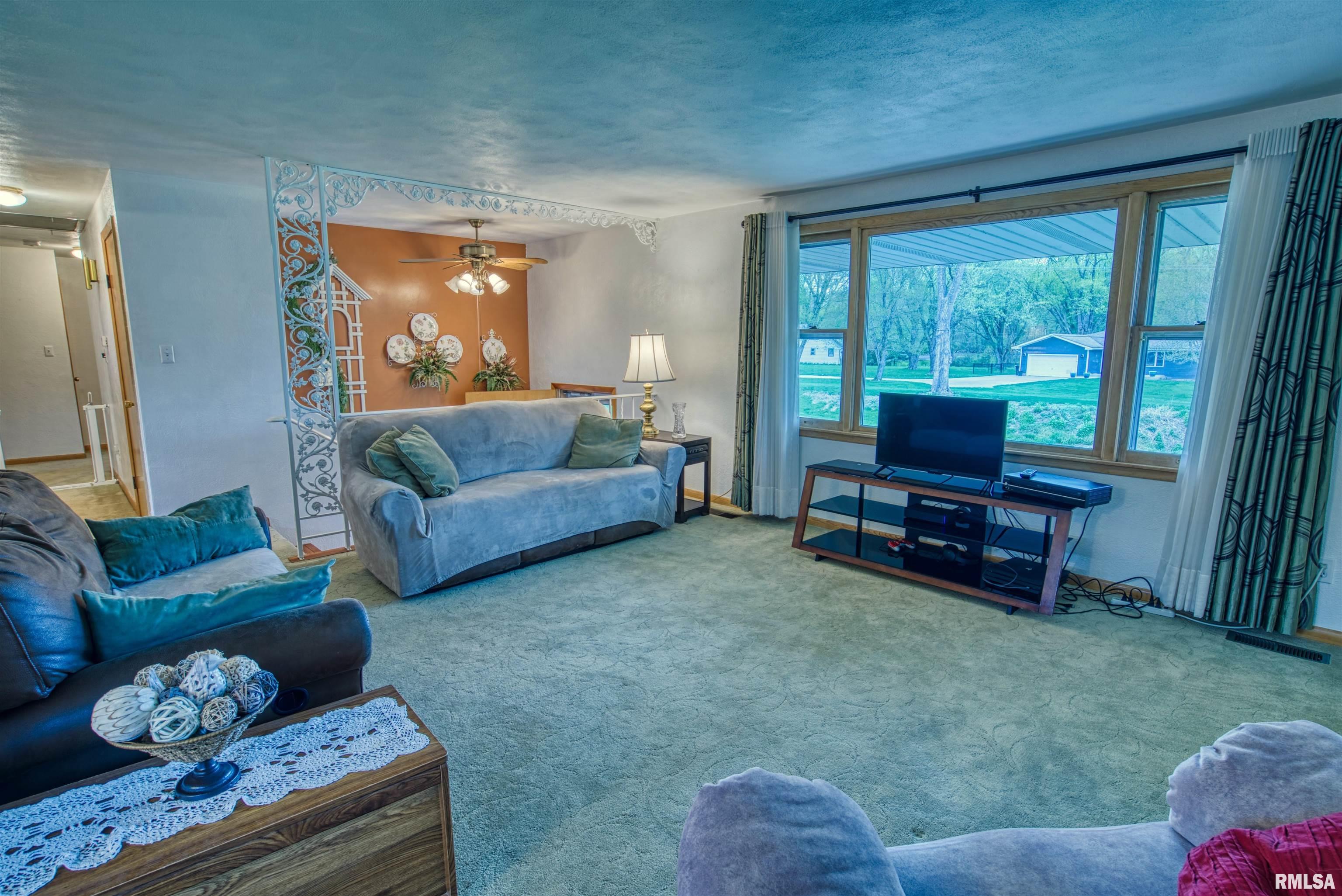 4353 North Koerner Road Peoria, IL 61615 - Photo 5 of 52 Gallery Image 5