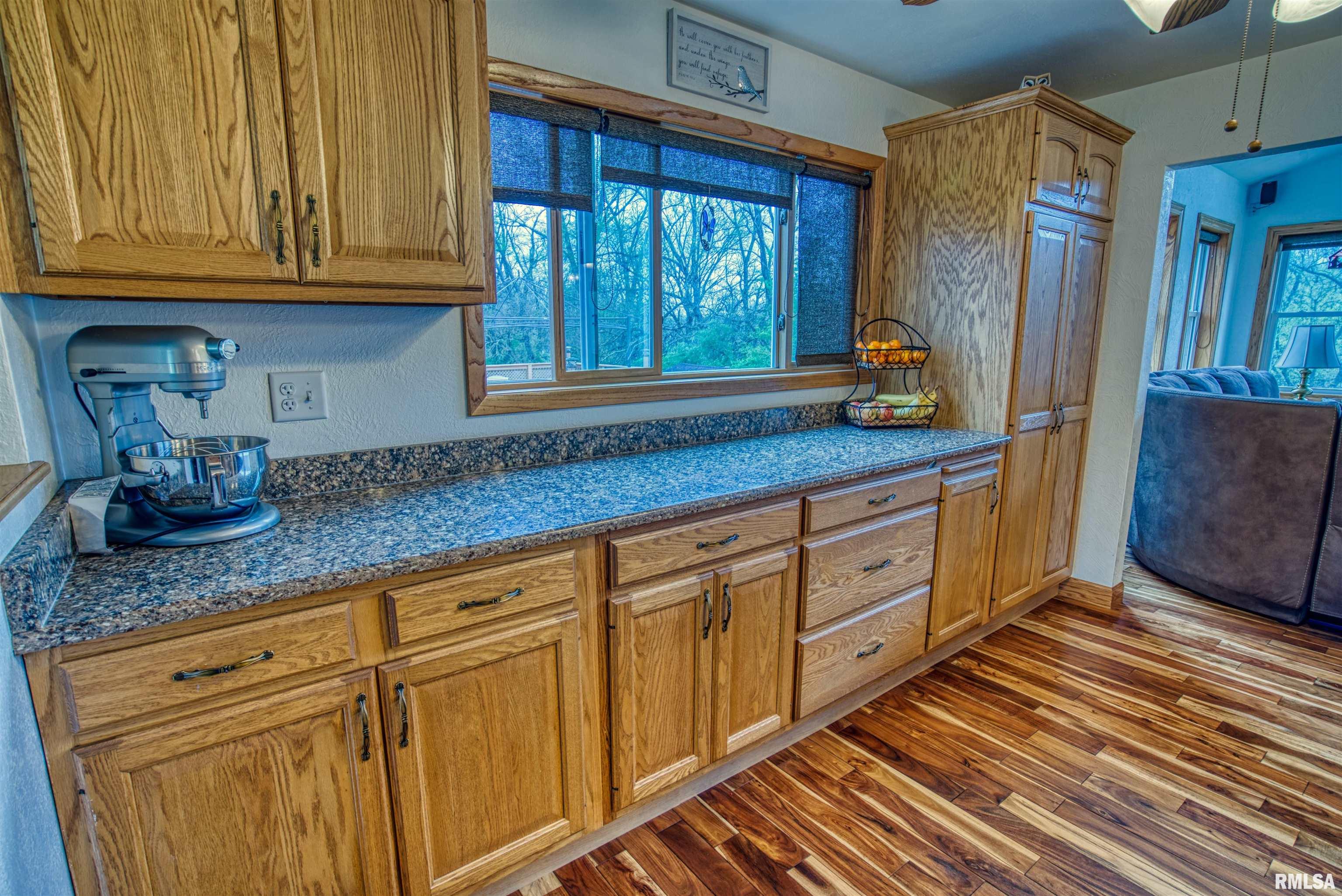 4353 North Koerner Road Peoria, IL 61615 - Photo 8 of 52 Gallery Image 8
