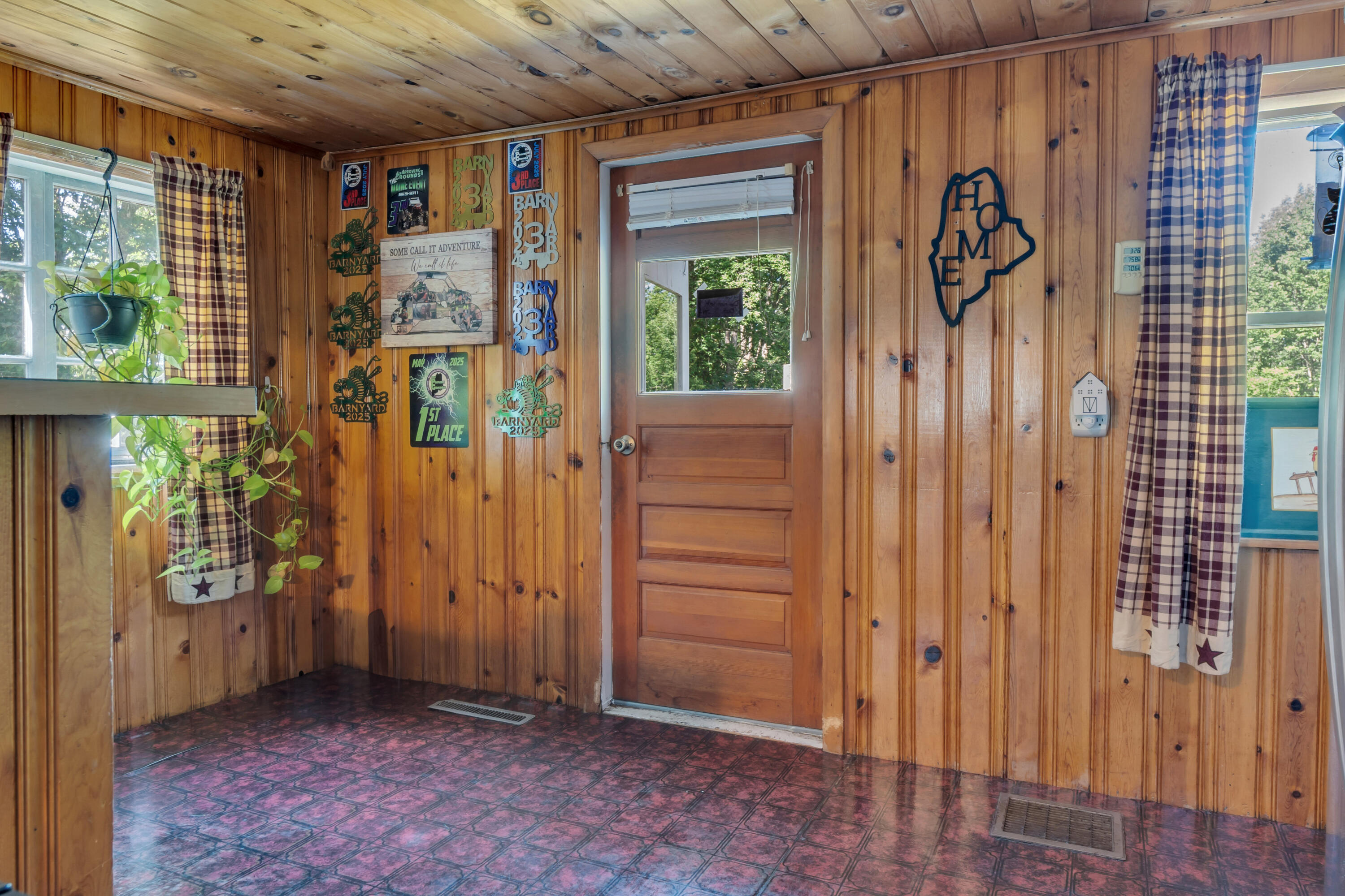 113 River Road Dresden, ME 04342 - Photo 23 of 63 Kitchen / Back Door