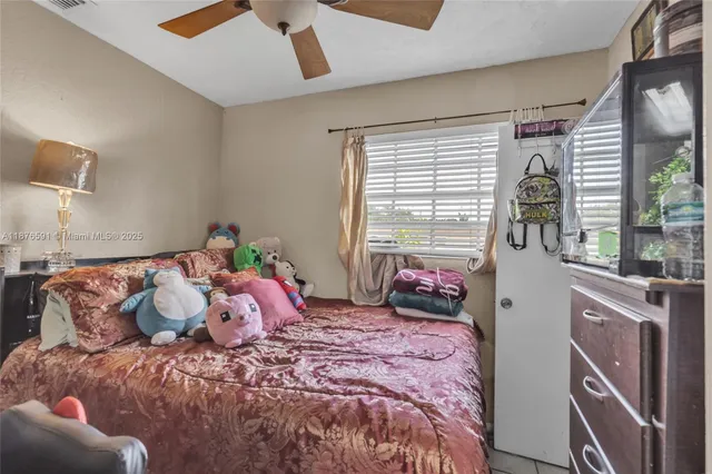 a view of a bird bath tub