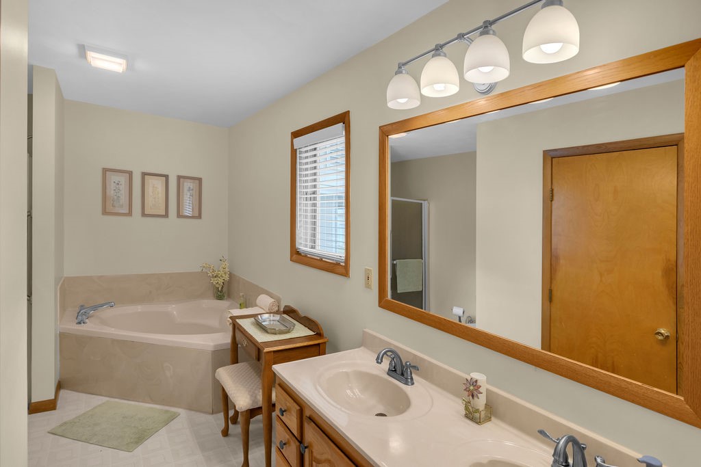 6401 Reas Bridge Road Argenta, IL 62501 - Photo 23 of 36