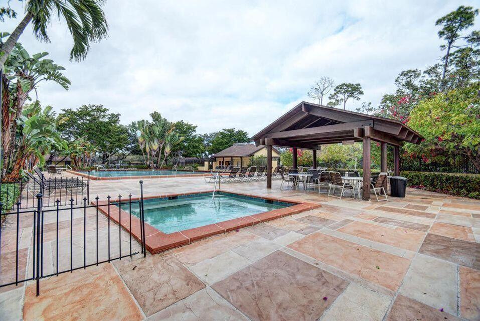 11750 Timbers Way Boca Raton, FL 33428 - Photo 14 of 25 COMMUNITY POOL & HOTTUB-o