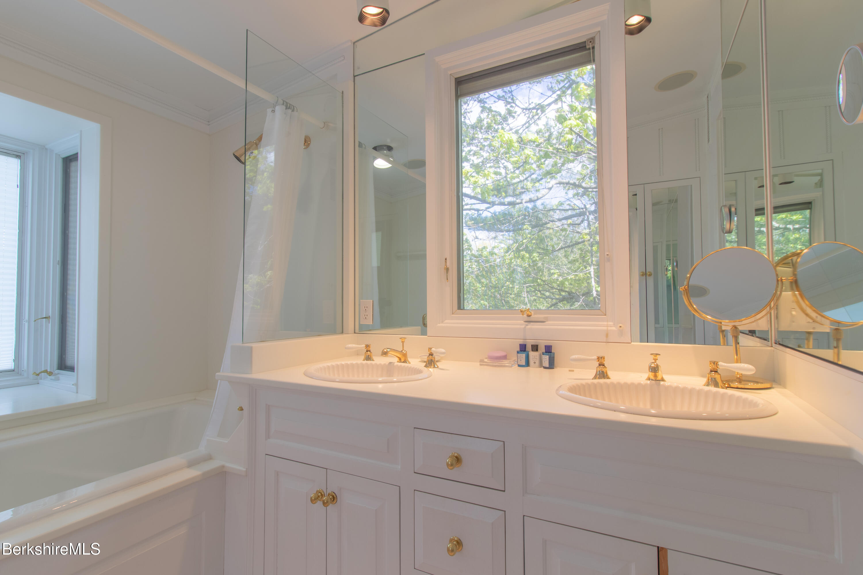 10 Mahkeenac Shores Road Stockbridge, MA 01262 - Photo 36 of 50 Primary Vanity