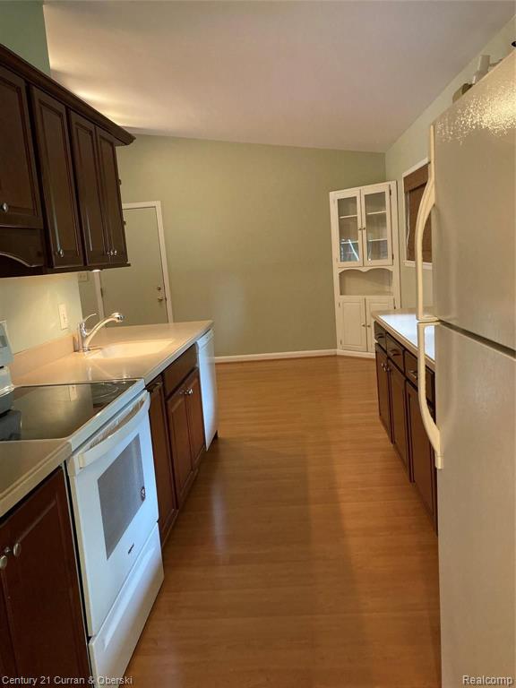 27860 Peppermill Road Farmington Hills, MI 48331 - Photo 8 of 28