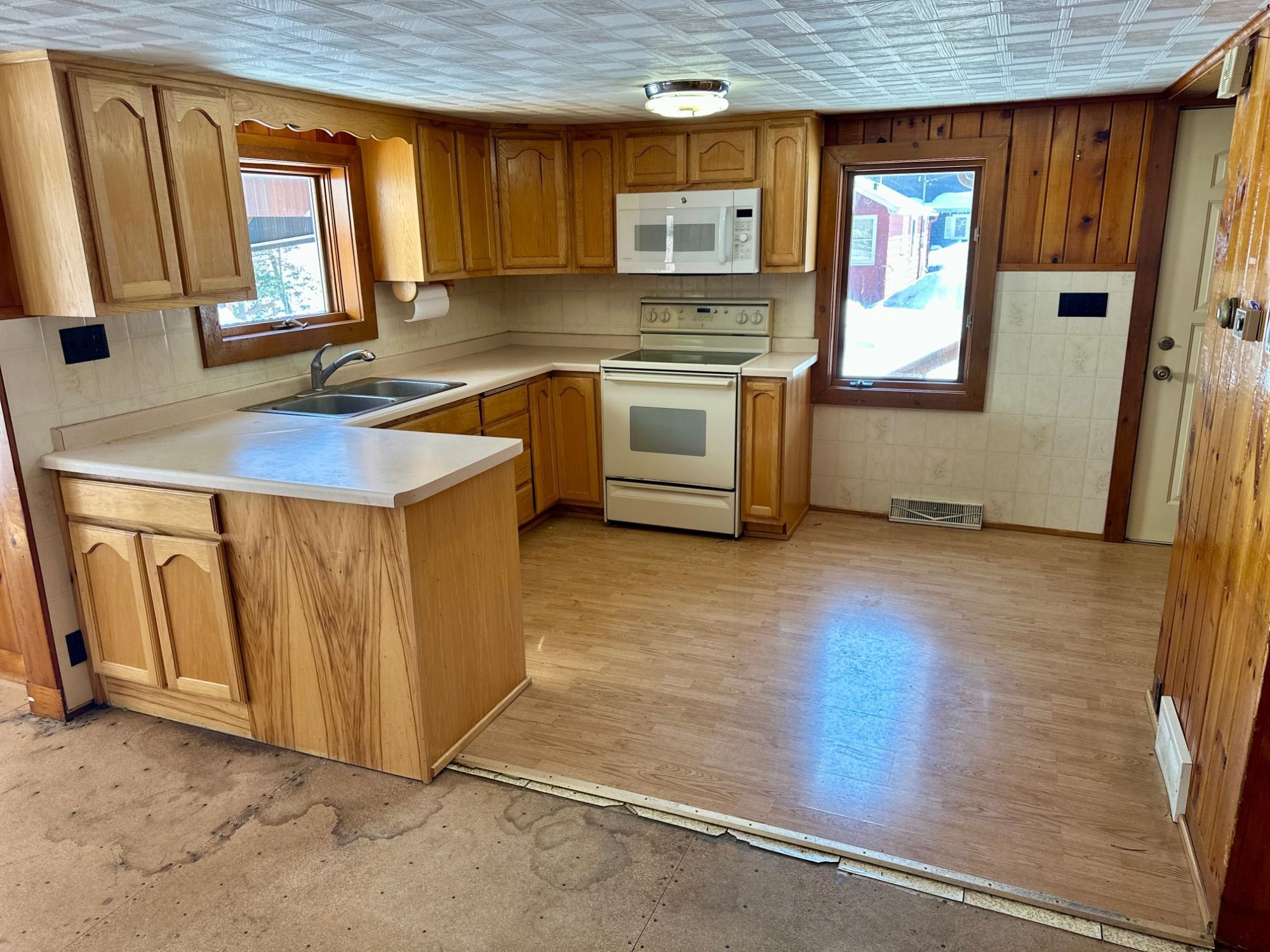 2004 The Point Road East Nokomis, WI 54487 - Photo 10 of 33