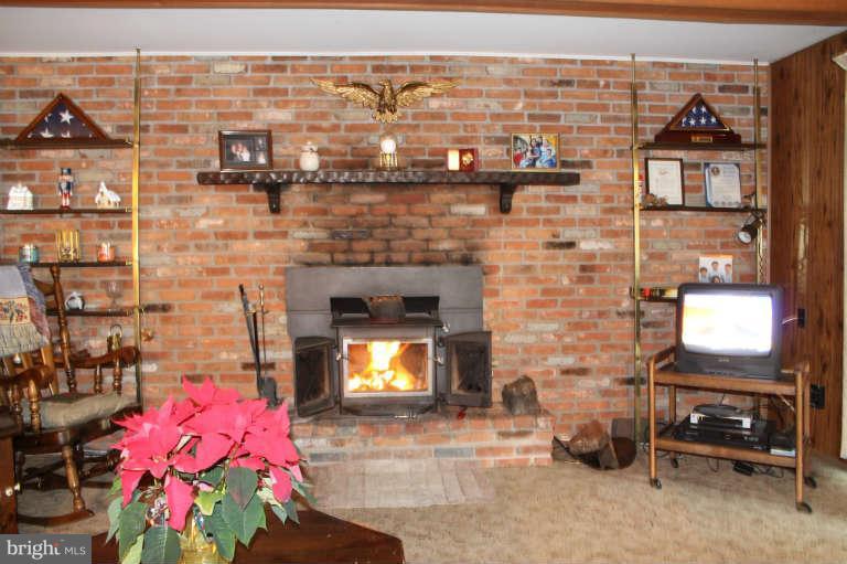 3612 Templar Road Randallstown, MD 21133 - Photo 13 of 30 Family room off of kitchen