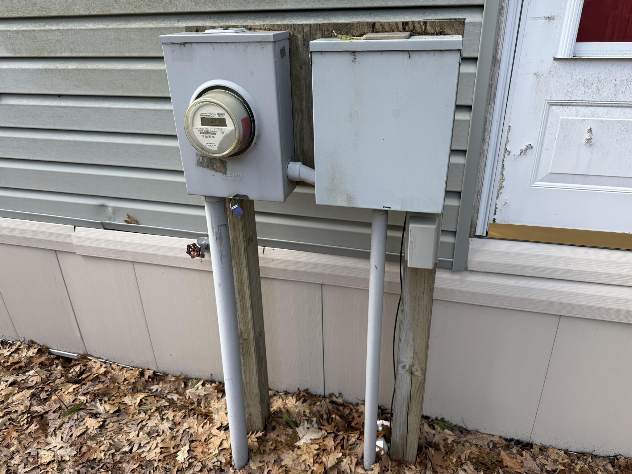 7363 Riverside Drive Manistee, MI 49660 - Photo 3 of 18 Electricity Connected