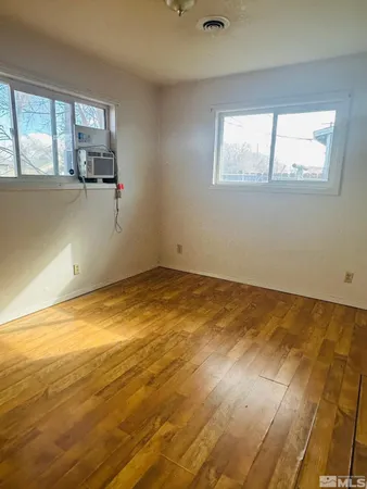 a view of empty room with window