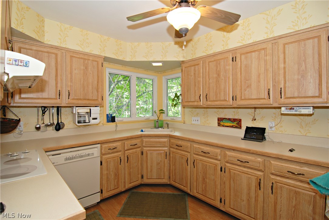 3959 Cardinal Road Akron, OH 44333 - Photo 7 of 22