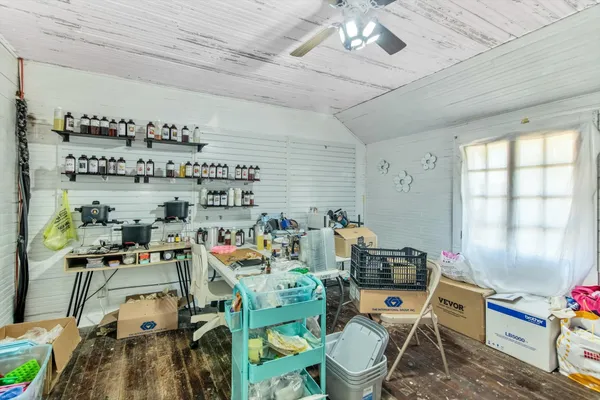 $235,000 | 411 Willcox Street, Anahuac, TX 77514