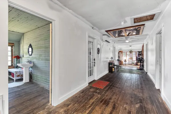 $235,000 | 411 Willcox Street, Anahuac, TX 77514