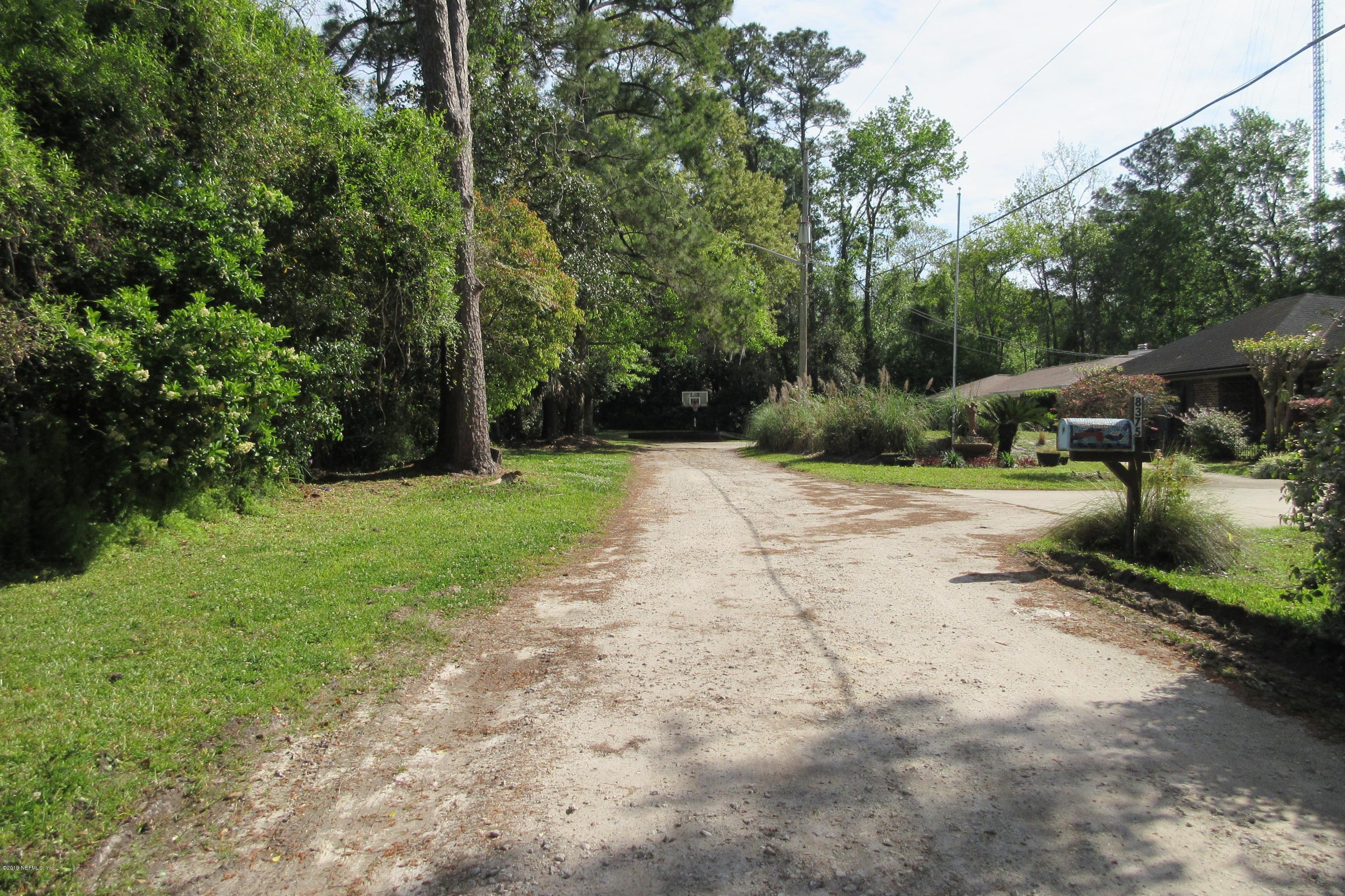 8361 Bascom Road Jacksonville, FL 32216 - Photo 5 of 23 004-35a2651a-d528-420f-99c7-307af6af5e52